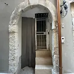 Daire Moen Ortigia Siraküza