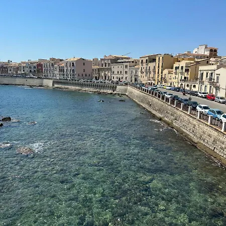 Moen Ortigia Lejlighed *